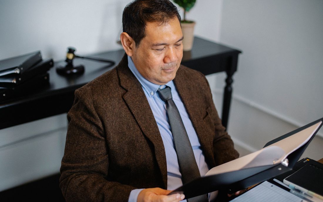 When a storekeeper or director changes: a handover audit